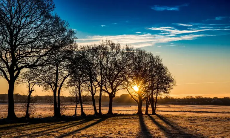 Времето остава топло и слънчево - Tribune.bg