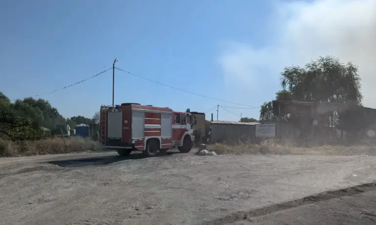 Депото за отпадъци в Цалапица отново горя през нощта, пожарът е локализиран - Tribune.bg