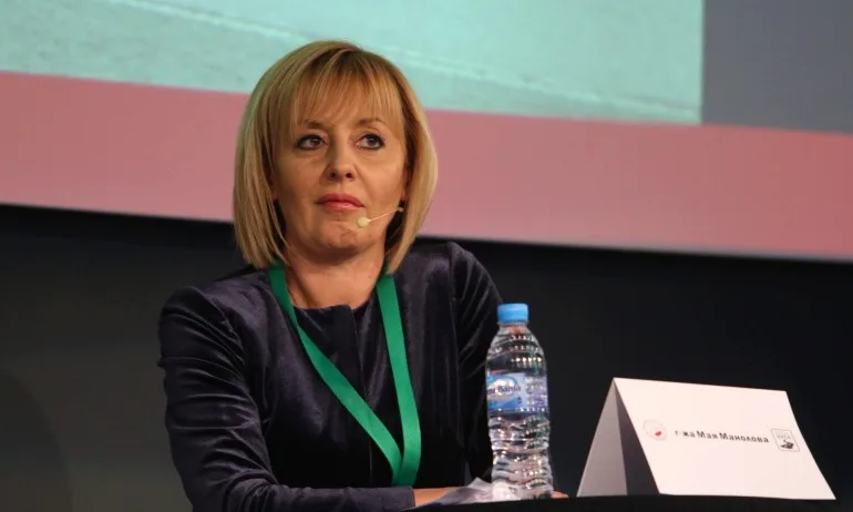 Мрежата: 30-секундното мълчание на Манолова в Референдум се оказа пехотна картечница - Tribune.bg