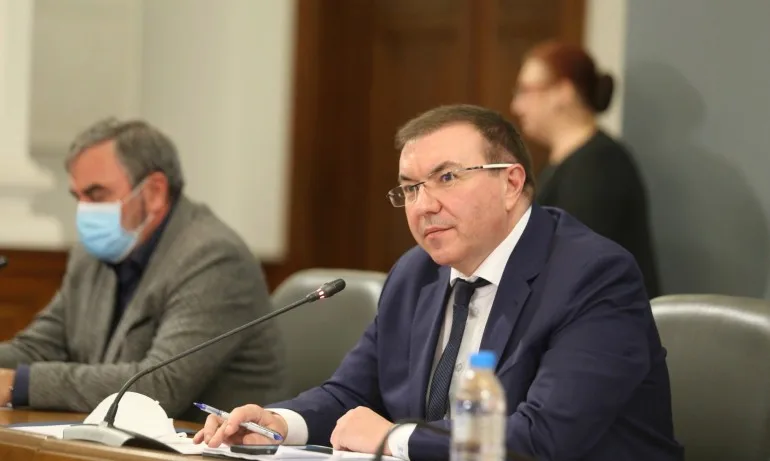 До утре Министерство на здравеопазването ще изработи Национален план за ваксиниране срещу COVID-19 - Tribune.bg