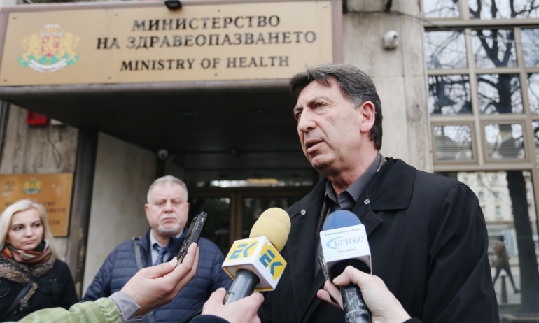 Медици също готвят протест, ако няма увеличаване на заплатите - Tribune.bg