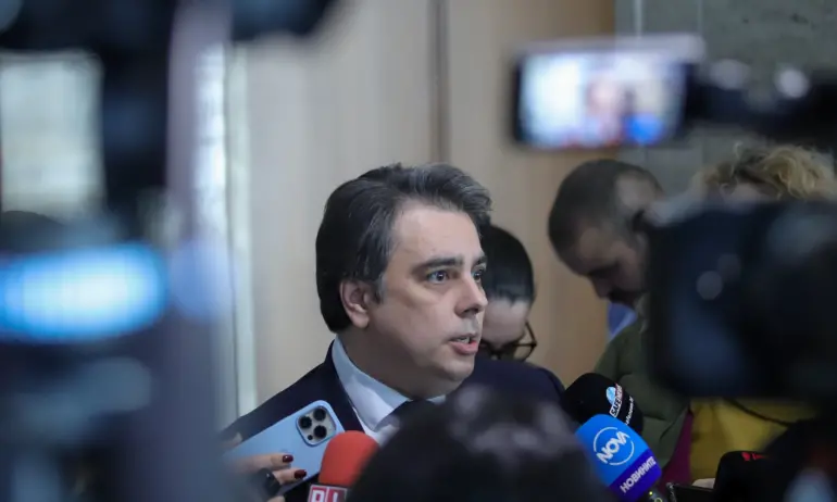 Асен Василев сравни Чаталджагейт с пиратка - Tribune.bg