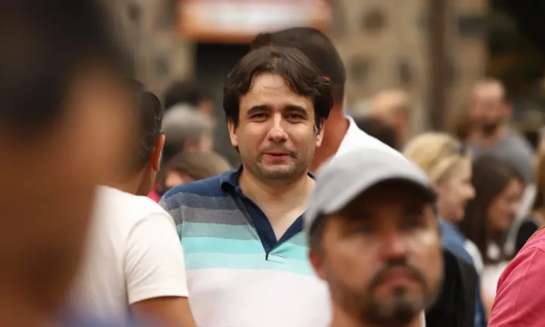 ГЕРБ опровергаха Божанов, според когото е имало достъп до кода на машините, но ГЕРБ не отишли - Tribune.bg