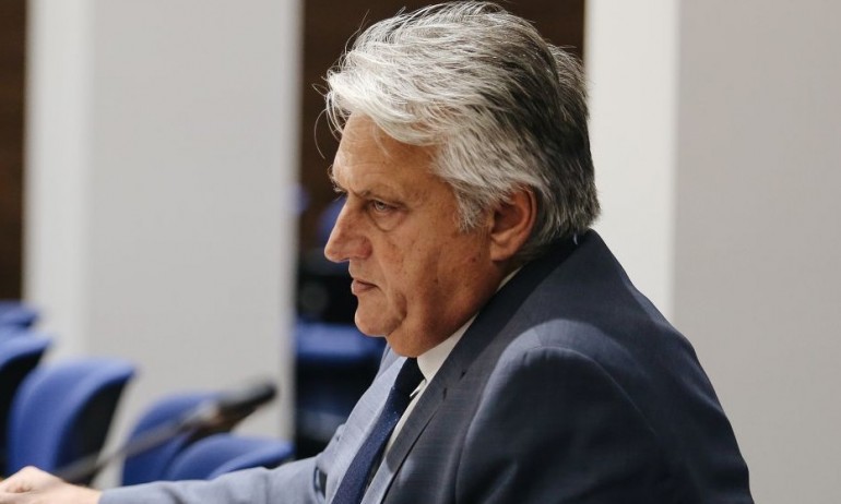 ДПС пита Рашков: Защо колоездачите си бръснат краката? - Tribune.bg