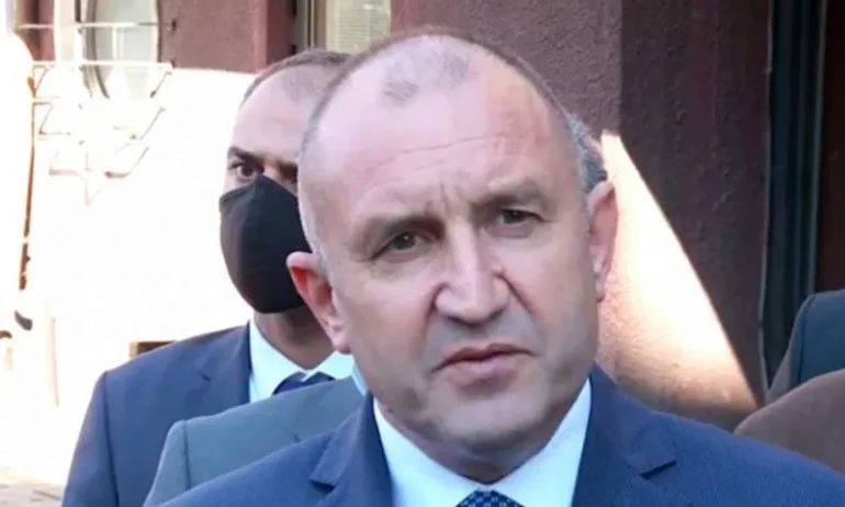 Фенове на Радев го нападат остро в профила му - Tribune.bg