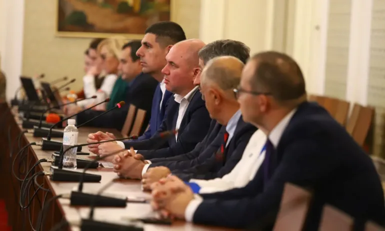 Правителството даде партийна централа на ДБ - Tribune.bg