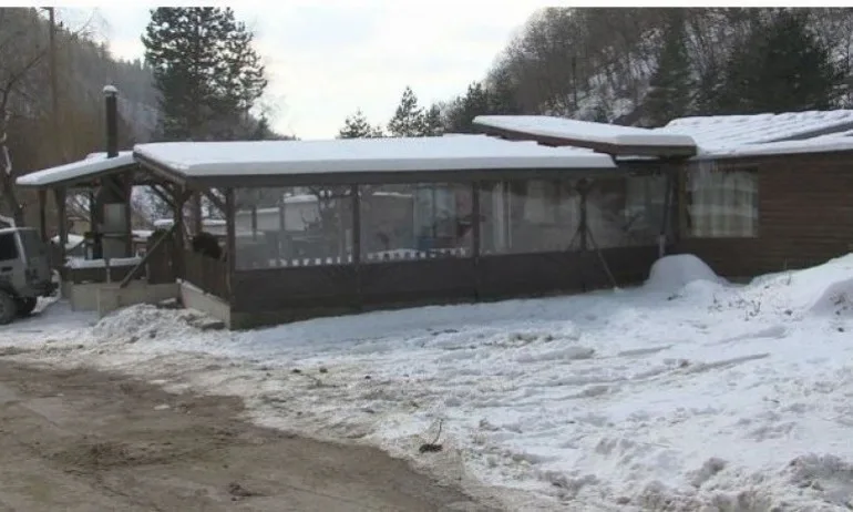 Уволняват полицаите от купона край Сандански - Tribune.bg