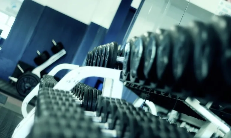 24 часа: Стари муцуни палят нови войни в щангите - Tribune.bg