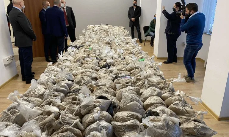 Задържаха над 401 кг. хероин на стойност около 36 млн. лв. във Варна (Допълнена) - Tribune.bg