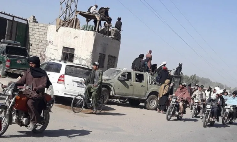 Кризата в Афганистан – хаос и обещание за управление без радикални промени - Tribune.bg