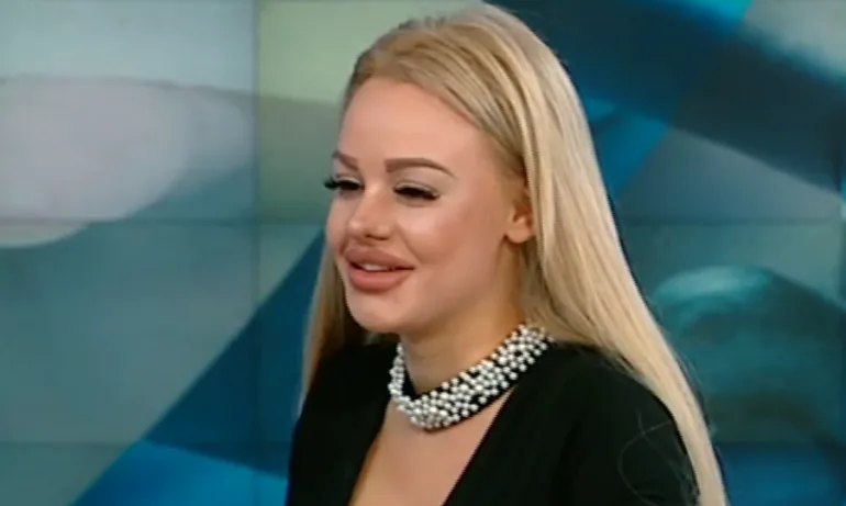 Силикон на кредит – момичето, което изтегли заем за гърди, отново увеличава обиколката - Tribune.bg