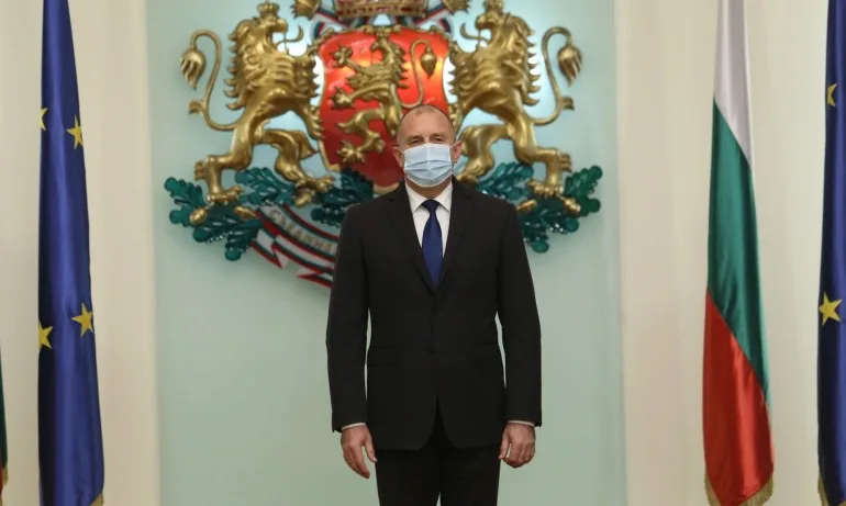 Радев оправда действията на служебния кабинет за потъващия кораб и разрастващата се пандемия - Tribune.bg