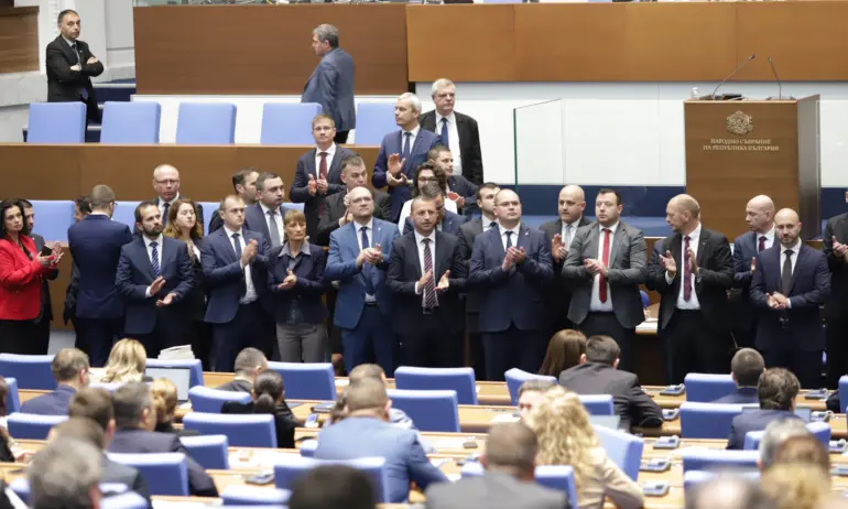 Парламентът с втори опит за гласуване на бюджетите на НЗОК и ДОО - Tribune.bg