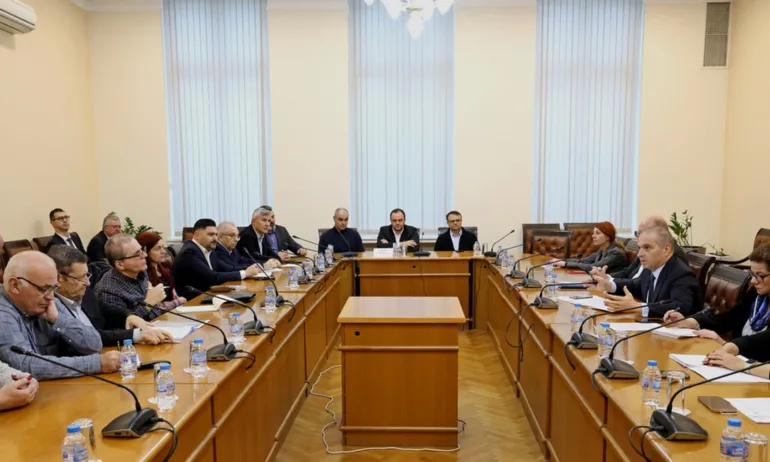 Гроздан Караджов: Подготвяме концесионирането на летище Пловдив - Tribune.bg