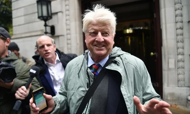 Бащата на Борис Джонсън наруши правилата – пътува до Гърция - Tribune.bg