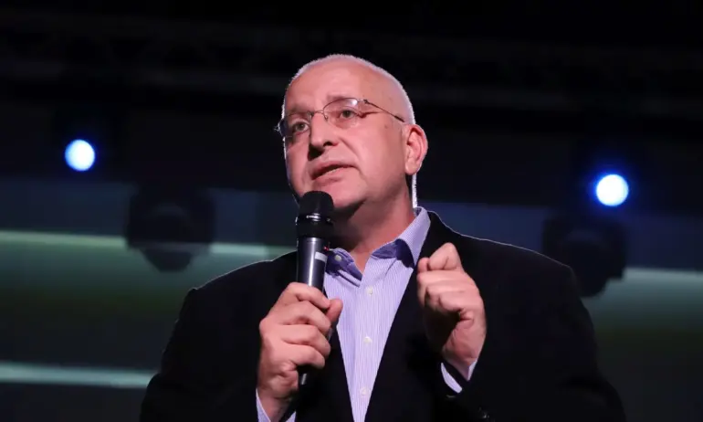 Проф. Малинов за кешгейт: Тежко му на Радев, ако се окаже, че има злоупотреби - Tribune.bg