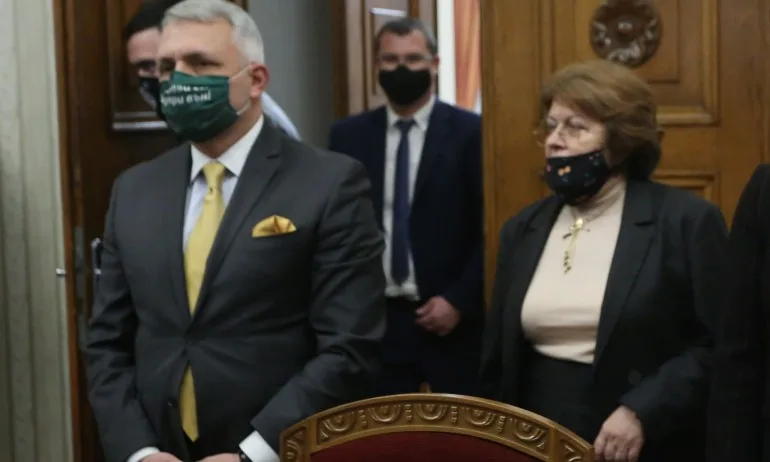 Дончева и Хаджигенов в спор за Мутри вън! - Tribune.bg