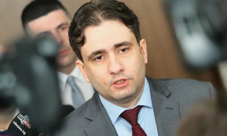 Божидар Божанов: Темата на вот на недоверие №5 е завладяната държава - Tribune.bg