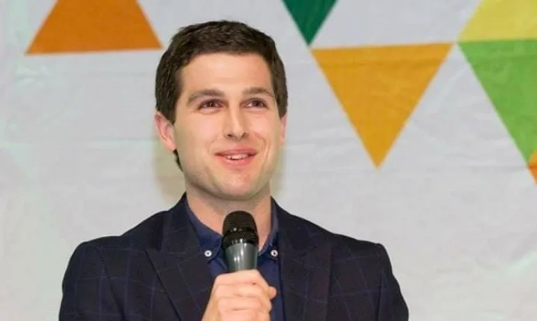 Защо политизираме всеки казус, бил той убийство, грозна плочка или трамвайна релса? - Tribune.bg