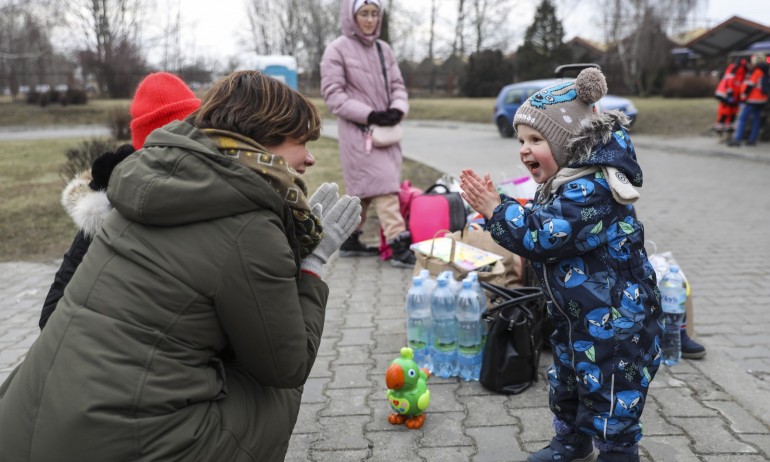 ООН: Близо 836 000 души са напуснали Украйна след нахлуването на Русия - Tribune.bg