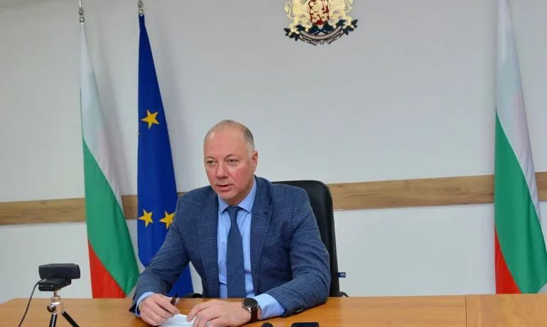 Желязков: В авиационния сектор не може да си позволим увеличени разходи - Tribune.bg