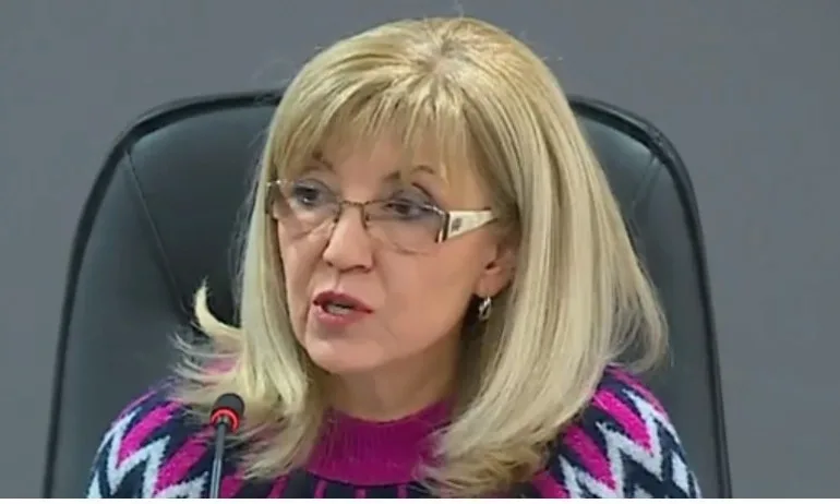 Аврамова: Ще бъде глобена фирмата-изпълнител, е-винетки ще се купуват и през банкомати - Tribune.bg