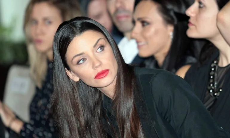 Диляна Попова отново разтуптя мъжките сърца (СНИМКА) - Tribune.bg