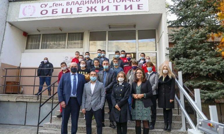 Спортно училище Генерал Владимир Стойчев е модернизирано за 910 200 лв. - Tribune.bg