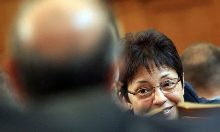 БСП бранят леките текстове за Комунизма в учебниците: Защо министърът си позволява да ги редактира? - Tribune.bg