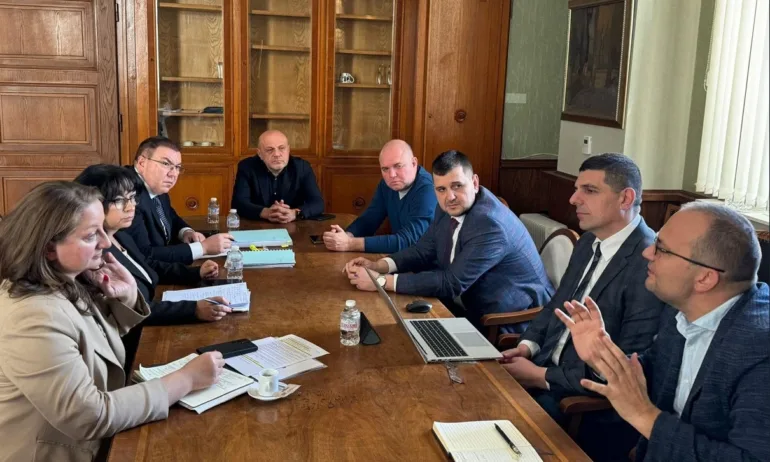 ГЕРБ-СДС и ДБ: Споразумението с Украйна трябва да се подпише - Tribune.bg