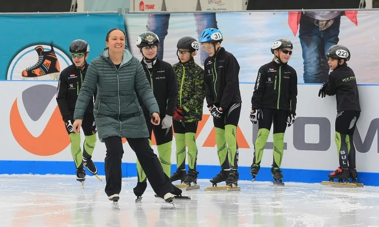 Евгения Раданова: На пързалка ЮНАК се влюбих в кънките - Tribune.bg