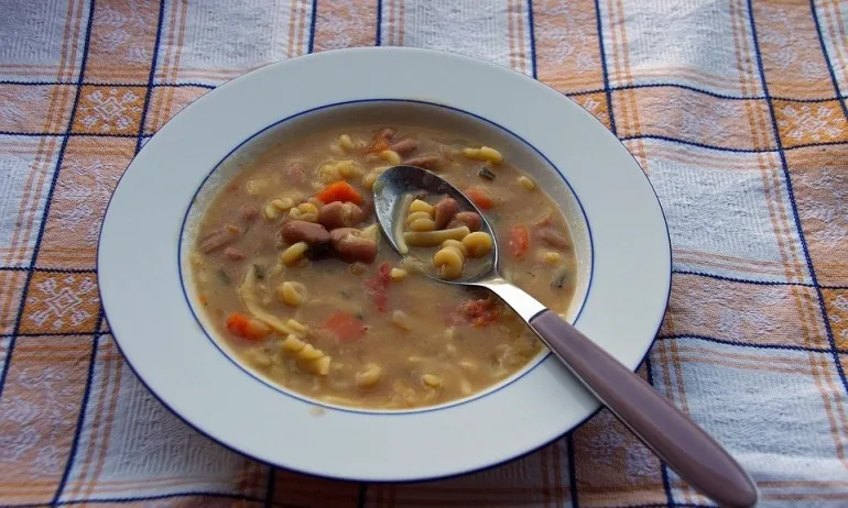 Започват Коледните пости - Tribune.bg