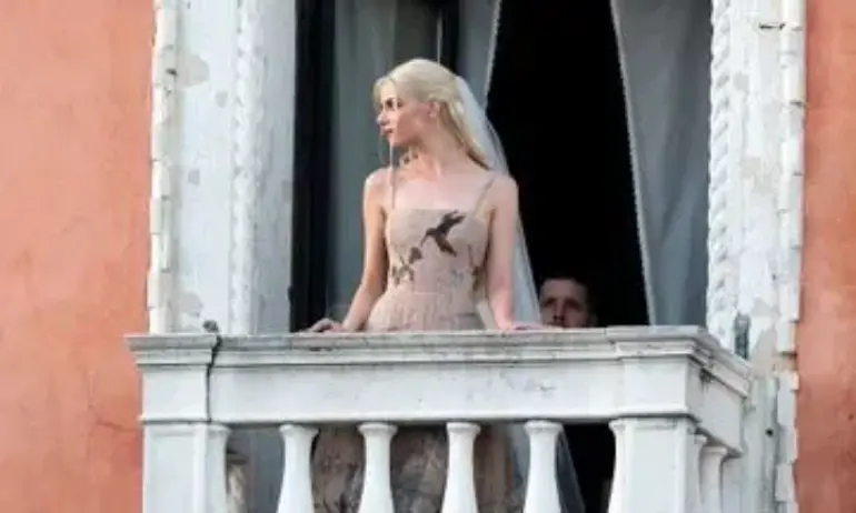 Звездата от сериала The Queen's Gambit Аня Тейлър-Джой се омъжи във Венеция - Tribune.bg