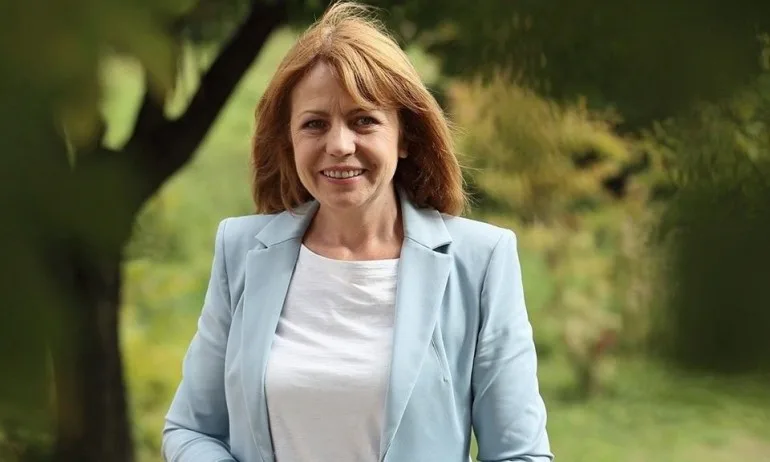 Фандъкова: 15 бебета се родиха благодарение на общинската инвитро програма - Tribune.bg