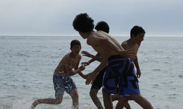 МОН спира летните лагери в 20 области с над 100 заболели на 100 000 - Tribune.bg