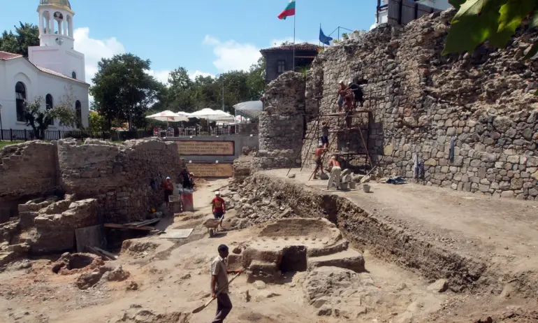 След некропола в Созопол откриха и манастир от 11-и век на мястото на бъдещата автогара - Tribune.bg