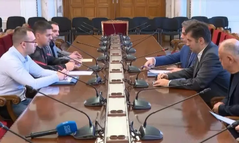 И ПП-ДБ започват консултации, първо с МЕЧ-а на Радостин Василев - Tribune.bg