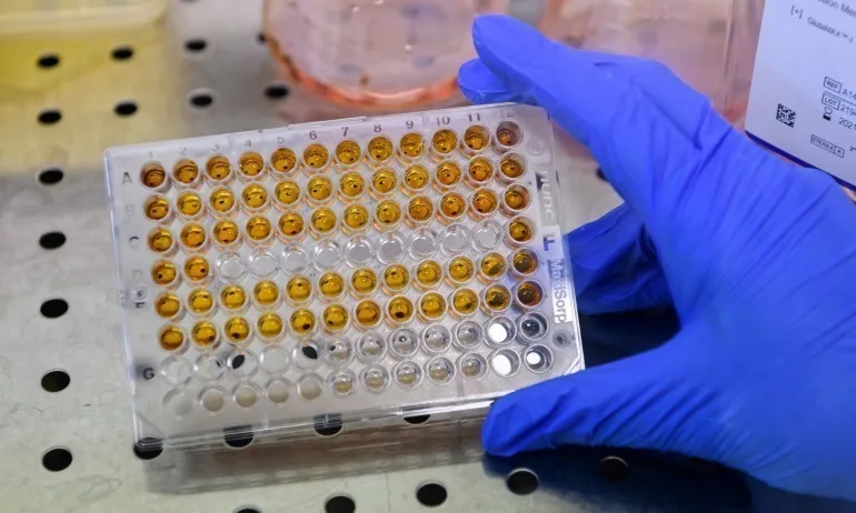 Гърция въвежда задължителен тест за COVID-19 при авиопътници от България - Tribune.bg