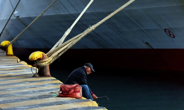 Стачка блокира морския транспорт в Гърция - Tribune.bg