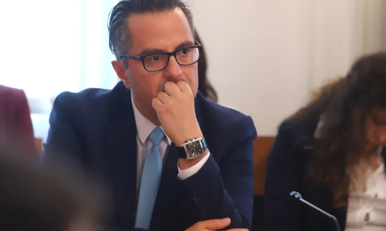 ПП са оферирали трима депутати от Възраждане, разкри Цончо Ганев - Tribune.bg