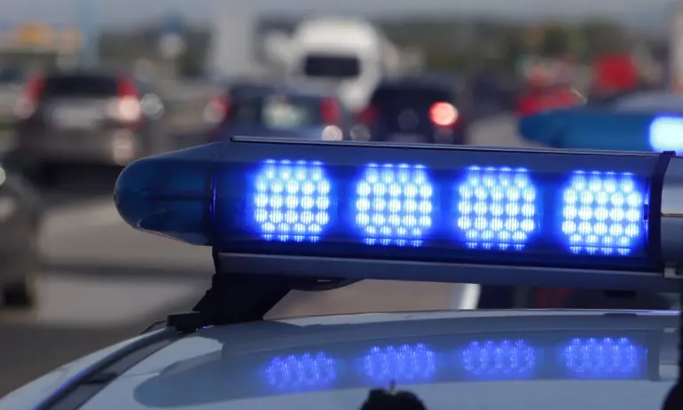 Охранител на частна фирма е открит прострелян в служебен автомобил - Tribune.bg