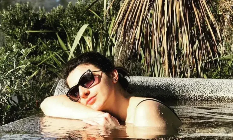 Лена Бориславова се пусна от парапета на басейн в Нова Зенландия - Tribune.bg