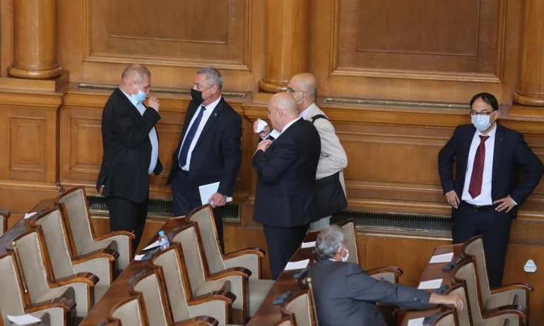 НФСБ: Няма да участваме в личната битка за власт на Нинова - Tribune.bg