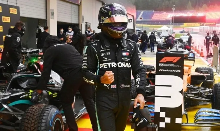 Мерцедес взе първите две места в Гран при на Щирия - Tribune.bg