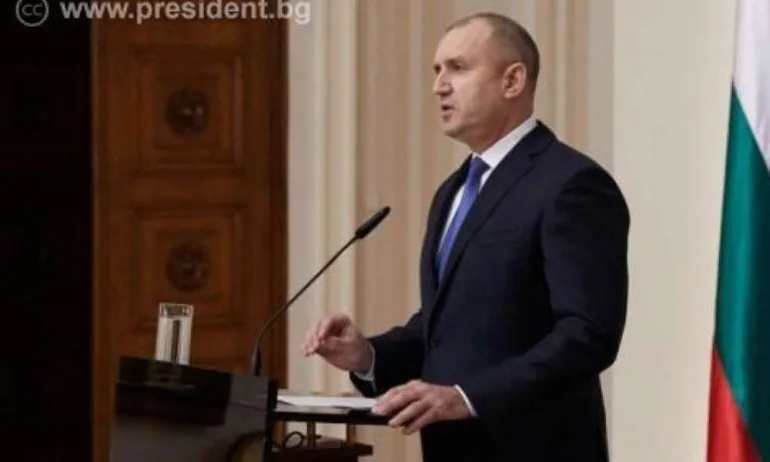 Радев заплаши, че евентуален импийчмънт щял да напълни площадите - Tribune.bg