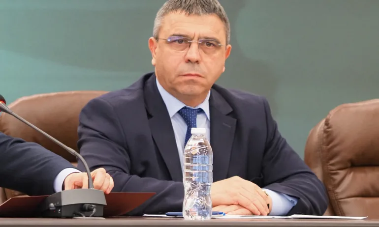 Илков за задържаните служители на МВнР с контрабандни цигари: Не става въпрос за организиран канал - Tribune.bg