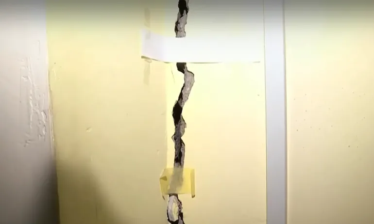 Опасни пукнатини се появиха в столично училище, над строеж на метростанция - Tribune.bg