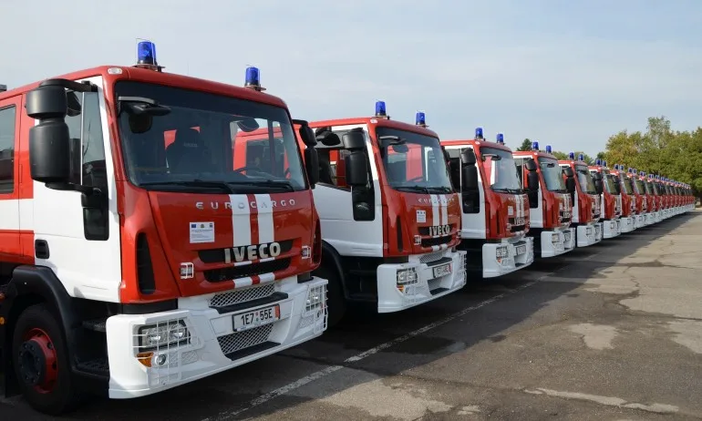 Трима леко обгазени след пожар в Димитровград - Tribune.bg