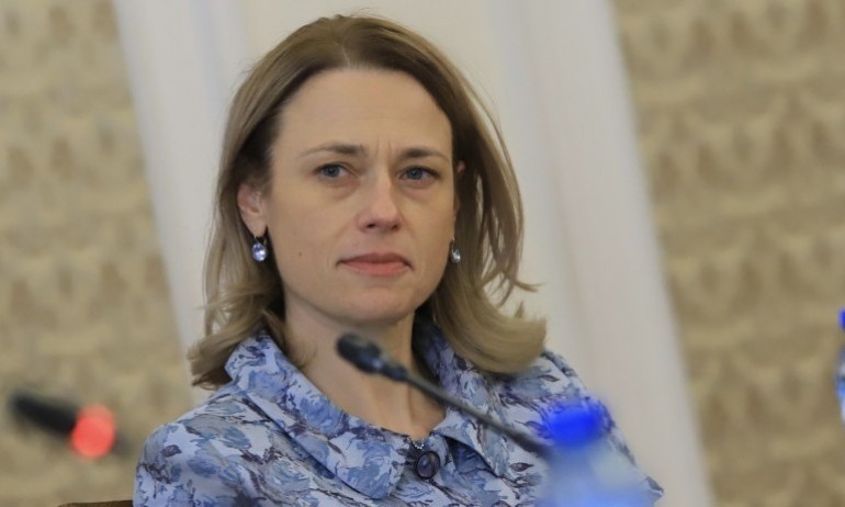 Ива Митева за новото Народно събрание: Едно е да сте наивен, защото сте млад, друго е, защото нямате опит и знания - Tribune.bg