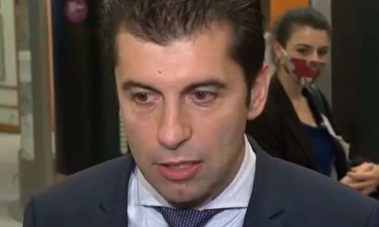 Кирил Петков отговаря пред депутатите за резултатите след посещението му в Скопие (НА ЖИВО) - Tribune.bg